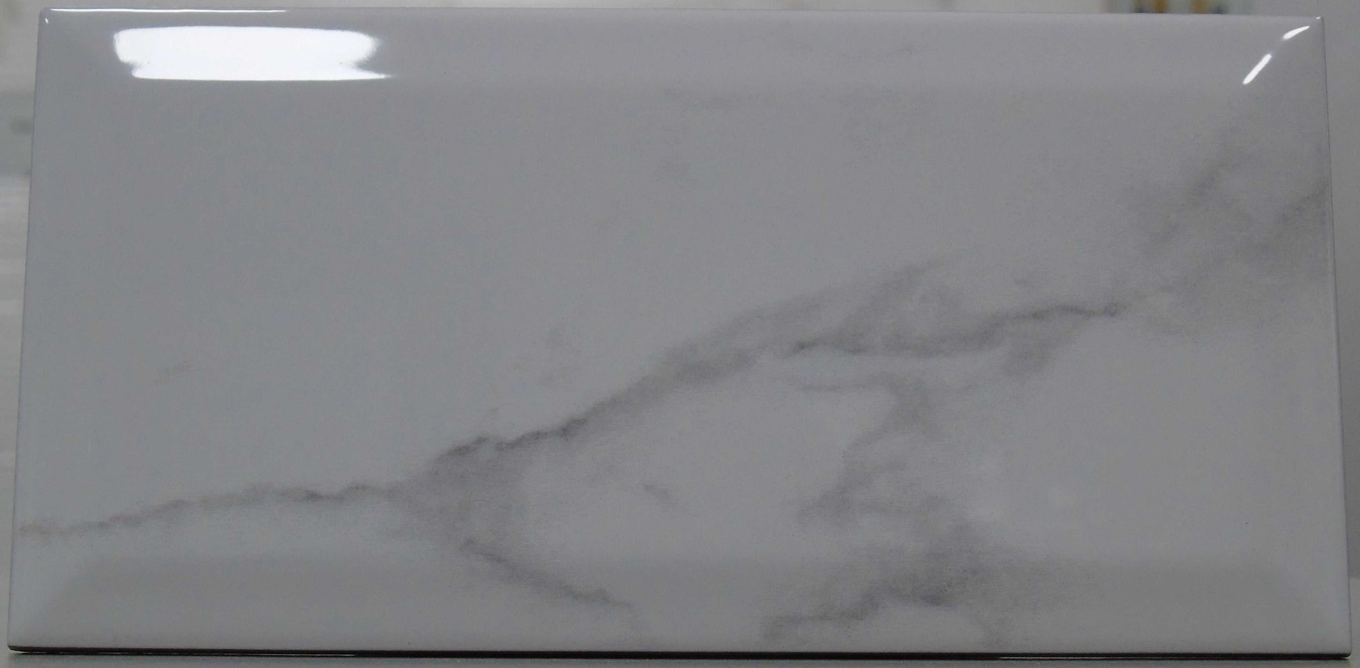Carrara Bevelled Subway Tile (CT0006)